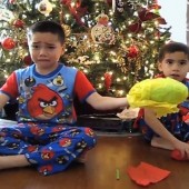 YouTube Challenge – I Gave My Kids a Terrible Present Jimmy-Kimmel-Terrible-Christmas-Presents-Prank-Part-2